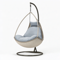 Poltrona sospesa 105 x 105 x 195 cm in metallo e intreccio beige con imbottitura azzurra per relax stile moderno